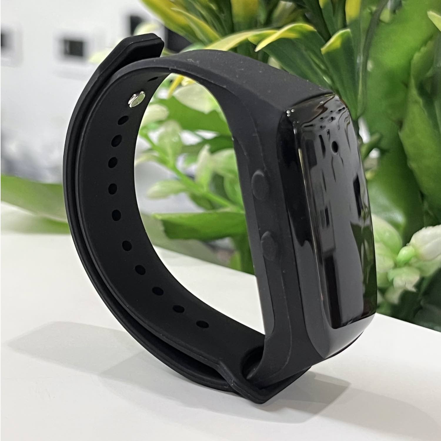 Hidden Audio Video Recorder in Spy Wristband Hidden Audio Video Recorder in Spy Wristband